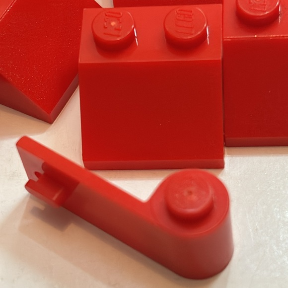 Legos Red LEGO BRICKS 1980s Legos Red LEGOS FROM THE 80s - Picture 10 of 13
